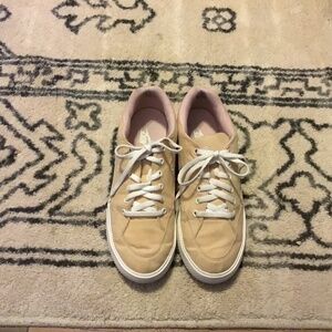 NIKE GTS Sesame sneakers women’s size8.5